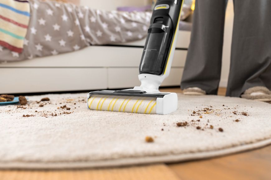 Пилосос Karcher безпровідний FCV 4, 180Вт, конт пил -0.45л, вода -0.75л, автон. робота до 45хв, вага-4.1кг, білий 389329 фото