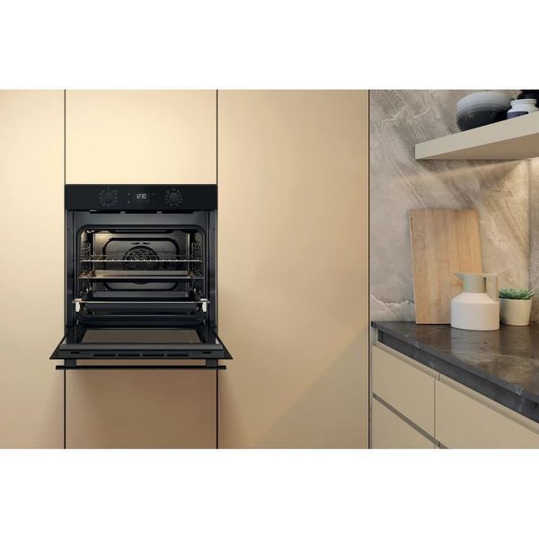 Духова шафа Whirlpool електрична, 71л, A+, дисплей, конвекція, телескопічні напрямні, чорний (OMK58HU1B) 370144 фото