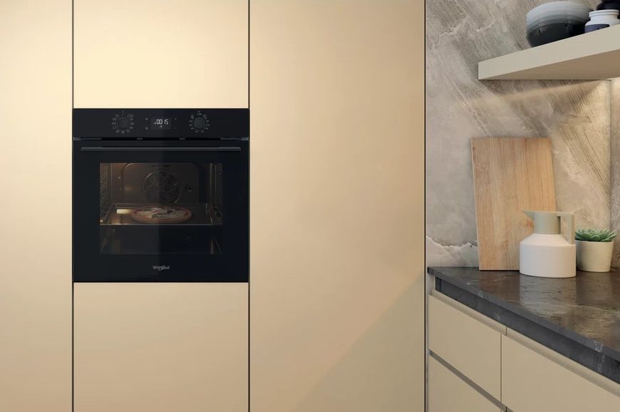 Духова шафа Whirlpool електрична, 71л, A+, дисплей, конвекція, телескопічні напрямні, чорний (OMK58HU1B) 370144 фото