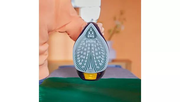 Праска Philips 7000 Series, 3000Вт, 300мл, паровий удар -250гр, постійна пара - 50гр, нерж. сталь, пурпурний (DST7061/30) 374114 фото