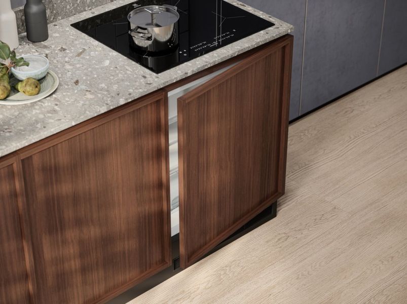 Морозильна камера Electrolux вбуд., 82x56х55, 90л, А+, ST, білий (LYB2AE82S) 375724 фото